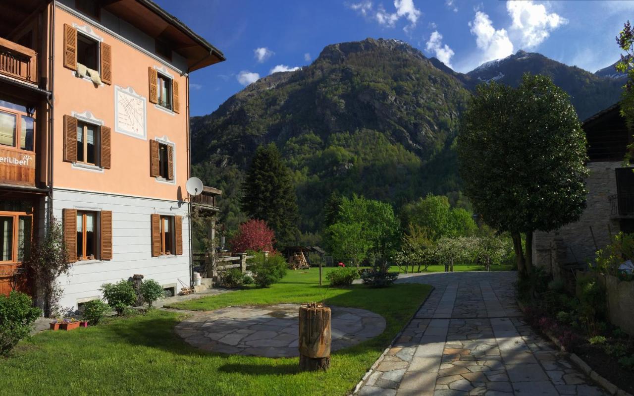 Bed and Breakfast Tre Alberi Liberi Аланья-Вальсезия Экстерьер фото